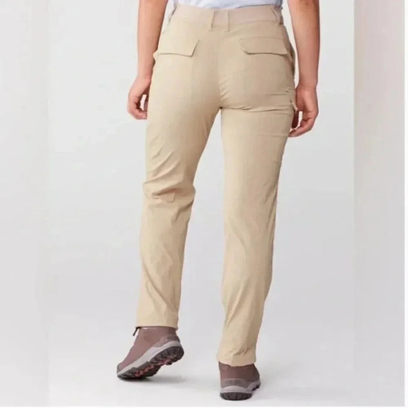 Athleta Trekkie Utility Cargo Pant Pants Elastic Waist Ecru Beige Tan Size 14 - Picture 3 of 12